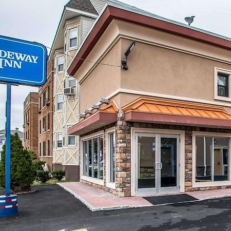 Rodeway Inn Belleville Екстер'єр фото