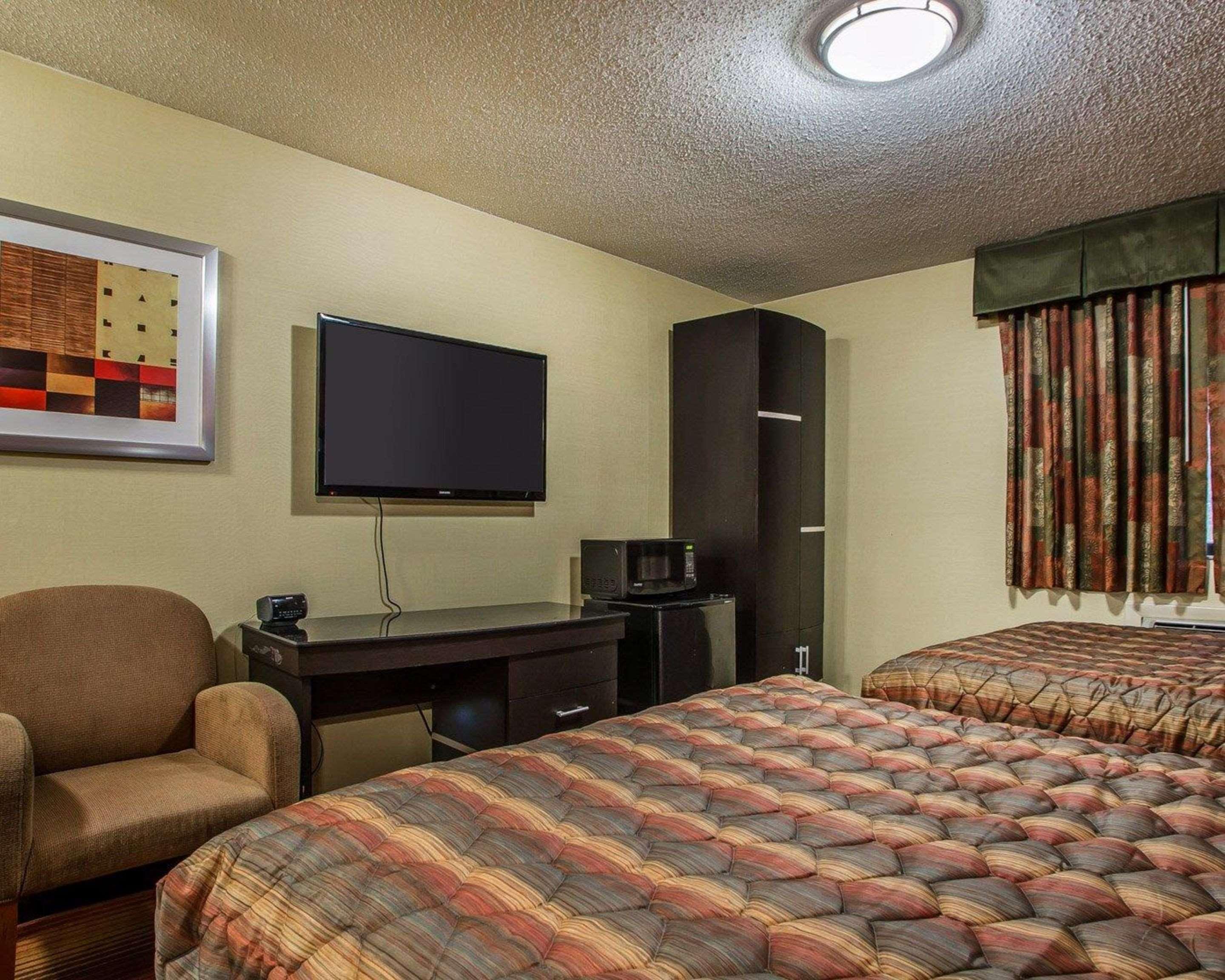 Rodeway Inn Belleville Екстер'єр фото