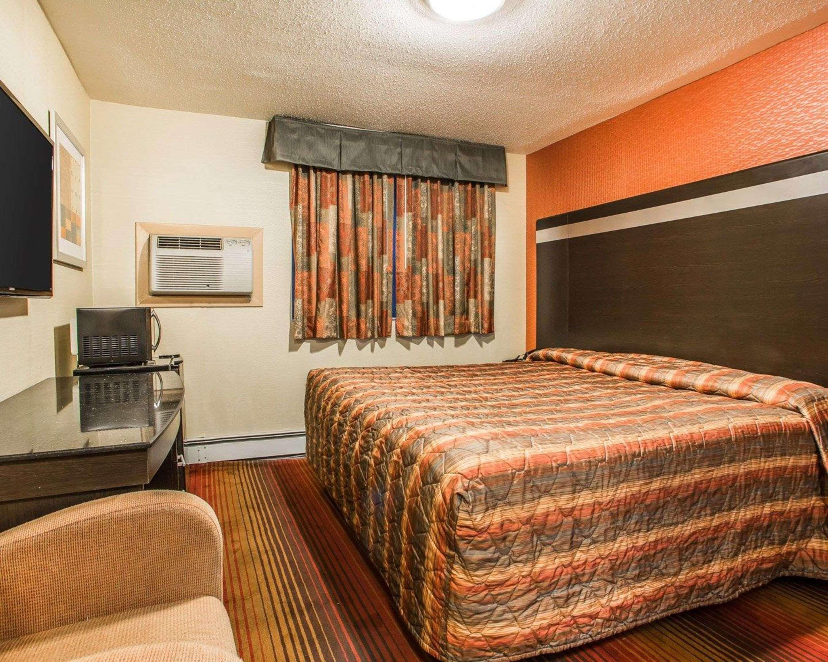 Rodeway Inn Belleville Екстер'єр фото