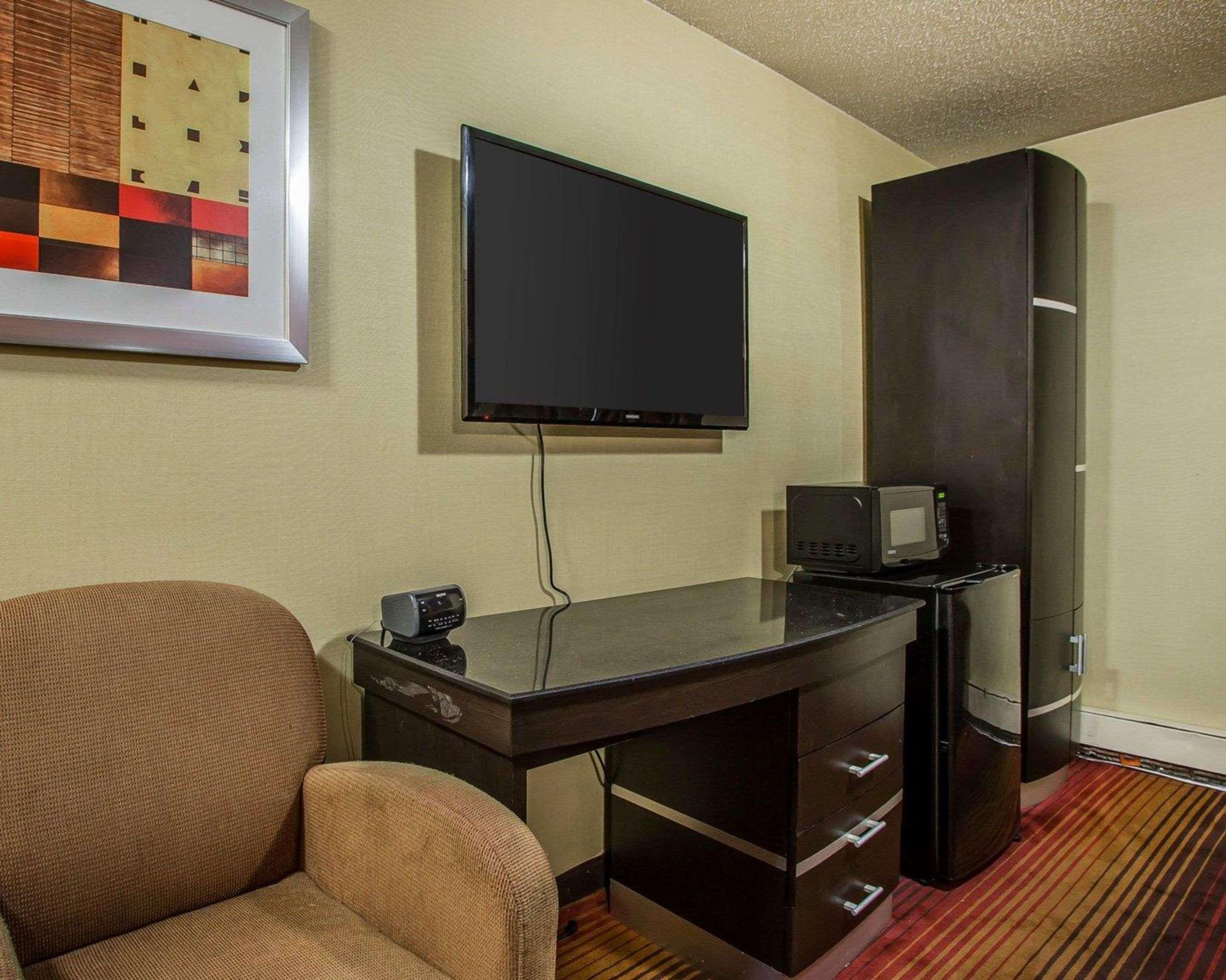 Rodeway Inn Belleville Екстер'єр фото