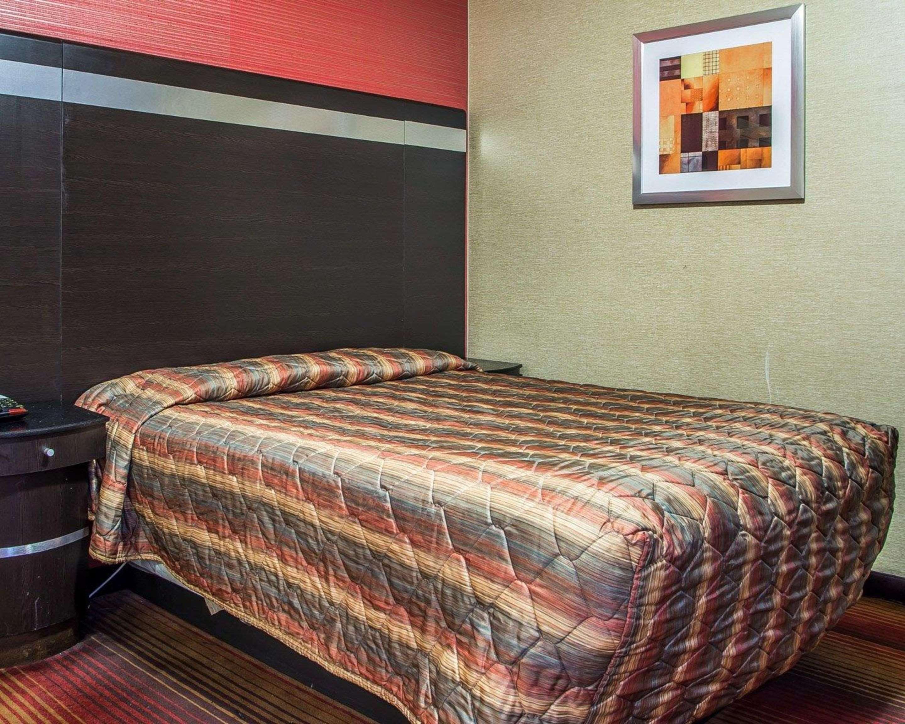 Rodeway Inn Belleville Екстер'єр фото
