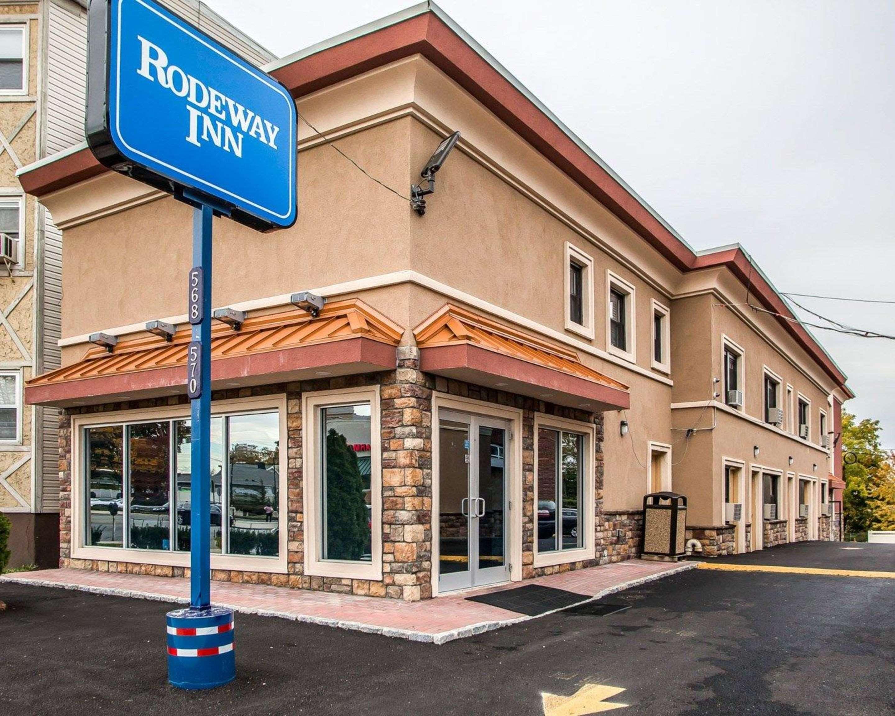 Rodeway Inn Belleville Екстер'єр фото
