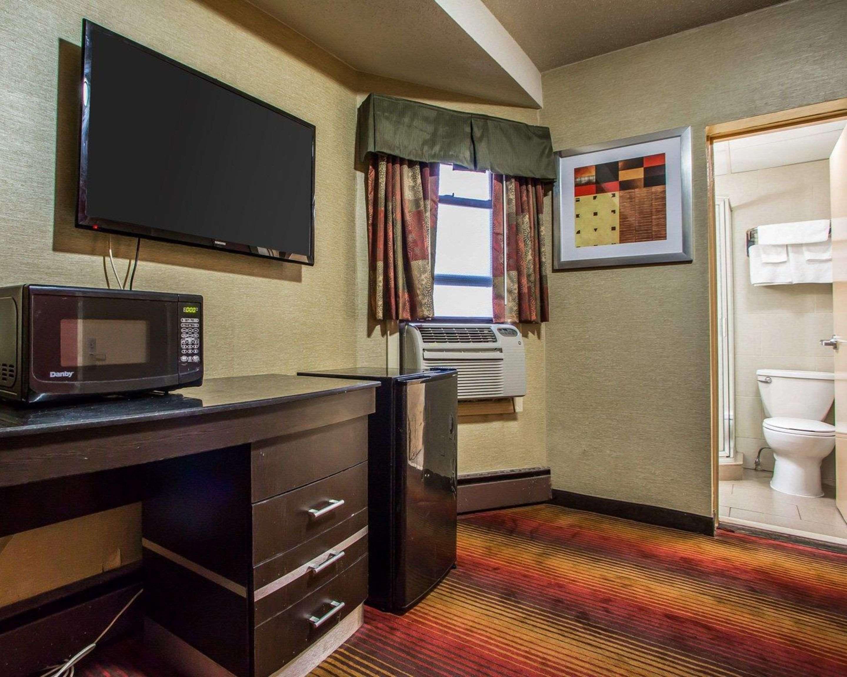 Rodeway Inn Belleville Екстер'єр фото