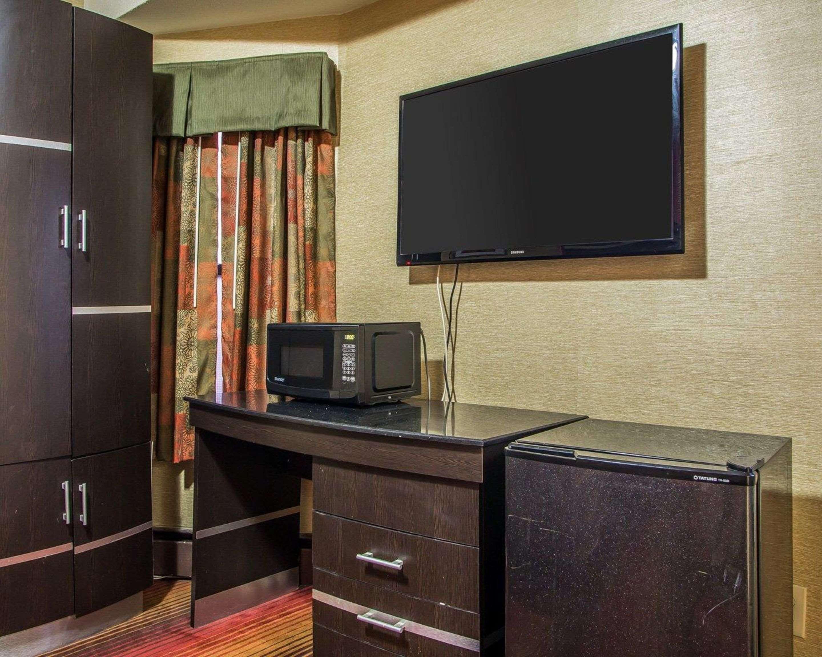 Rodeway Inn Belleville Екстер'єр фото