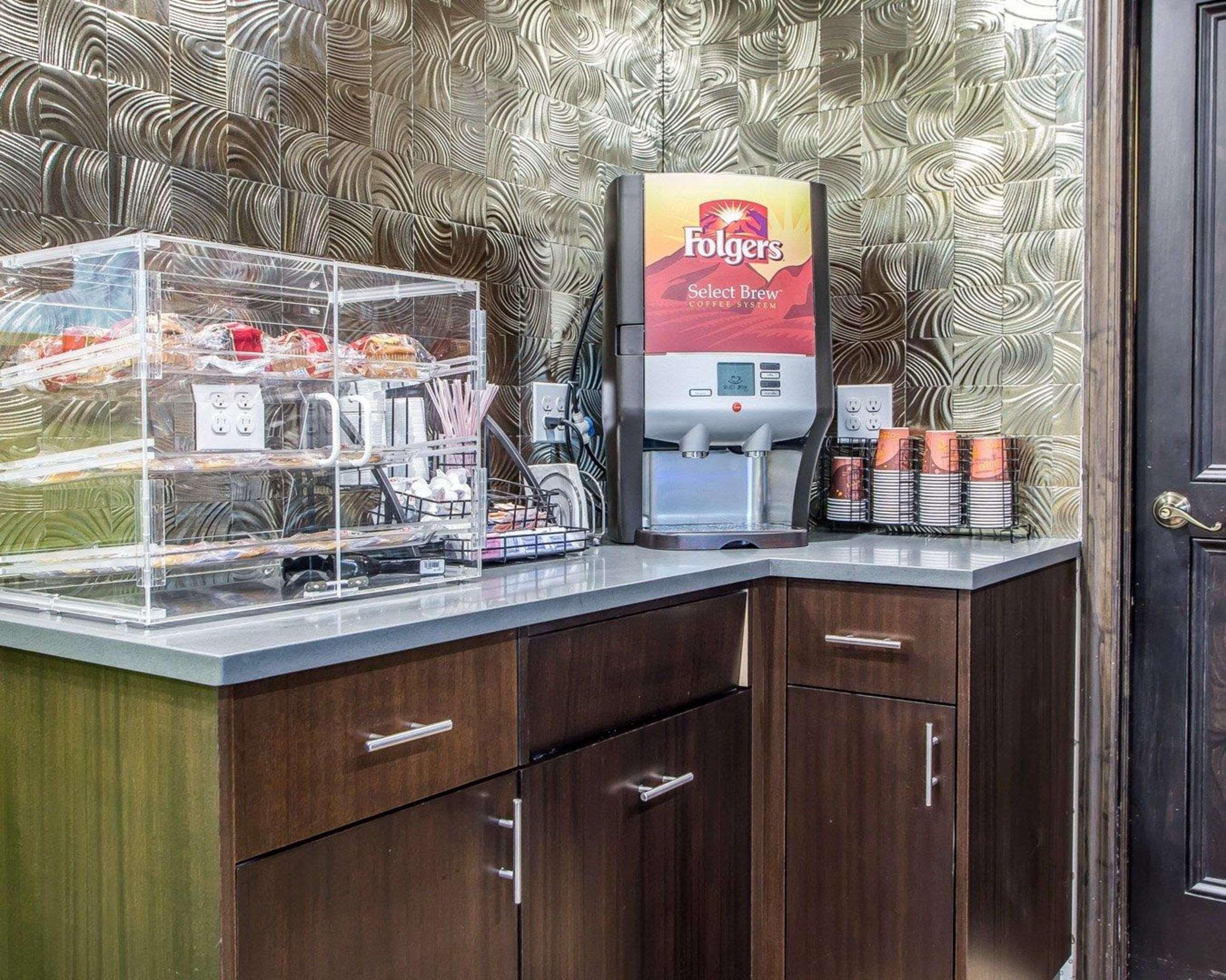 Rodeway Inn Belleville Екстер'єр фото