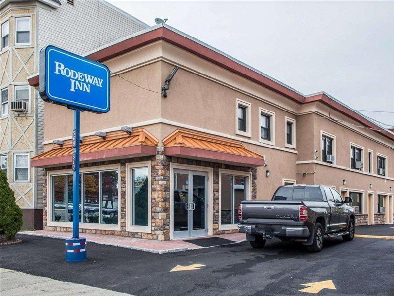 Rodeway Inn Belleville Екстер'єр фото