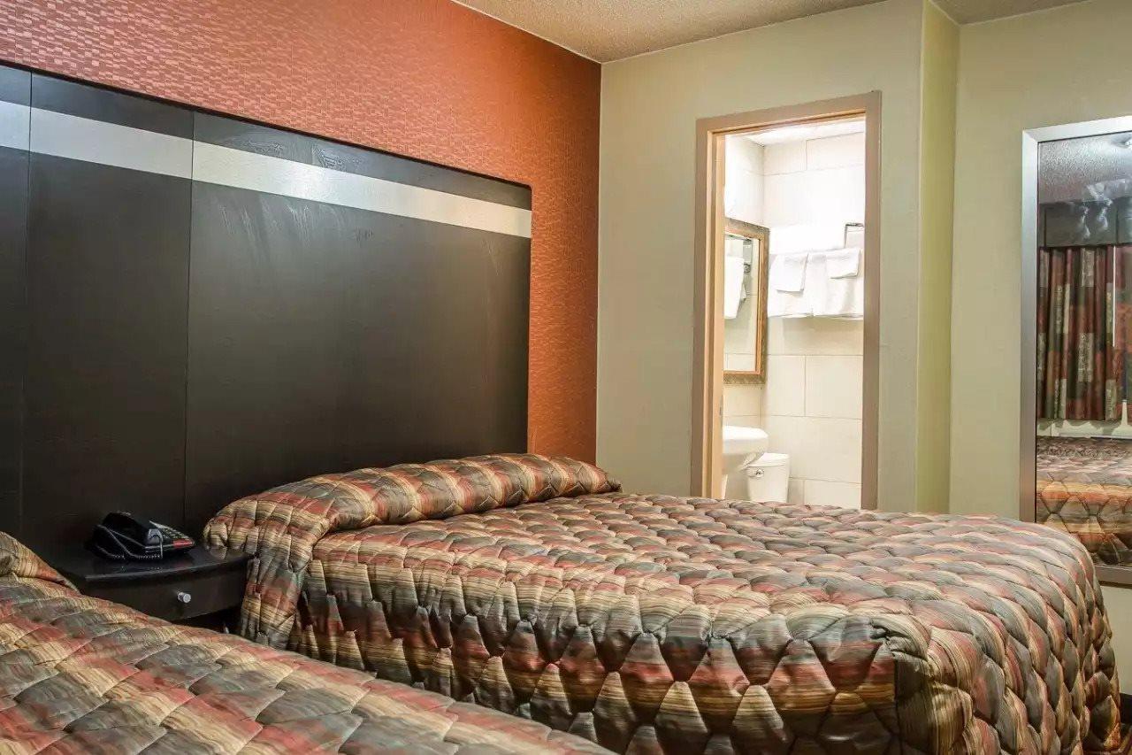 Rodeway Inn Belleville Екстер'єр фото