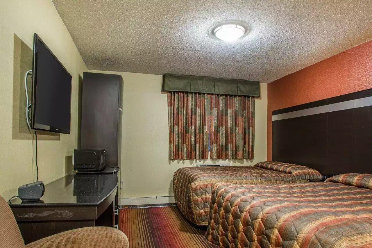 Rodeway Inn Belleville Екстер'єр фото