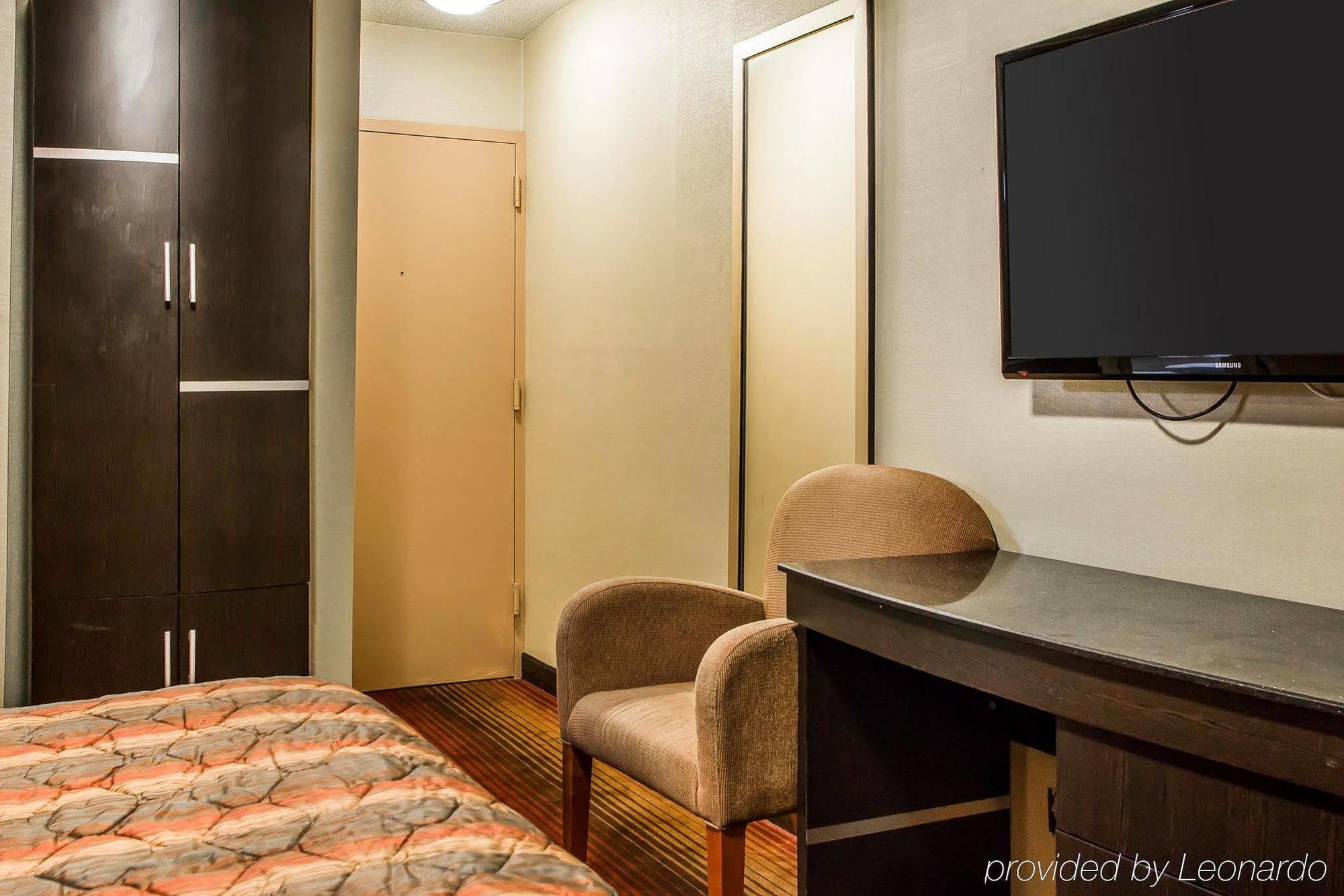 Rodeway Inn Belleville Екстер'єр фото