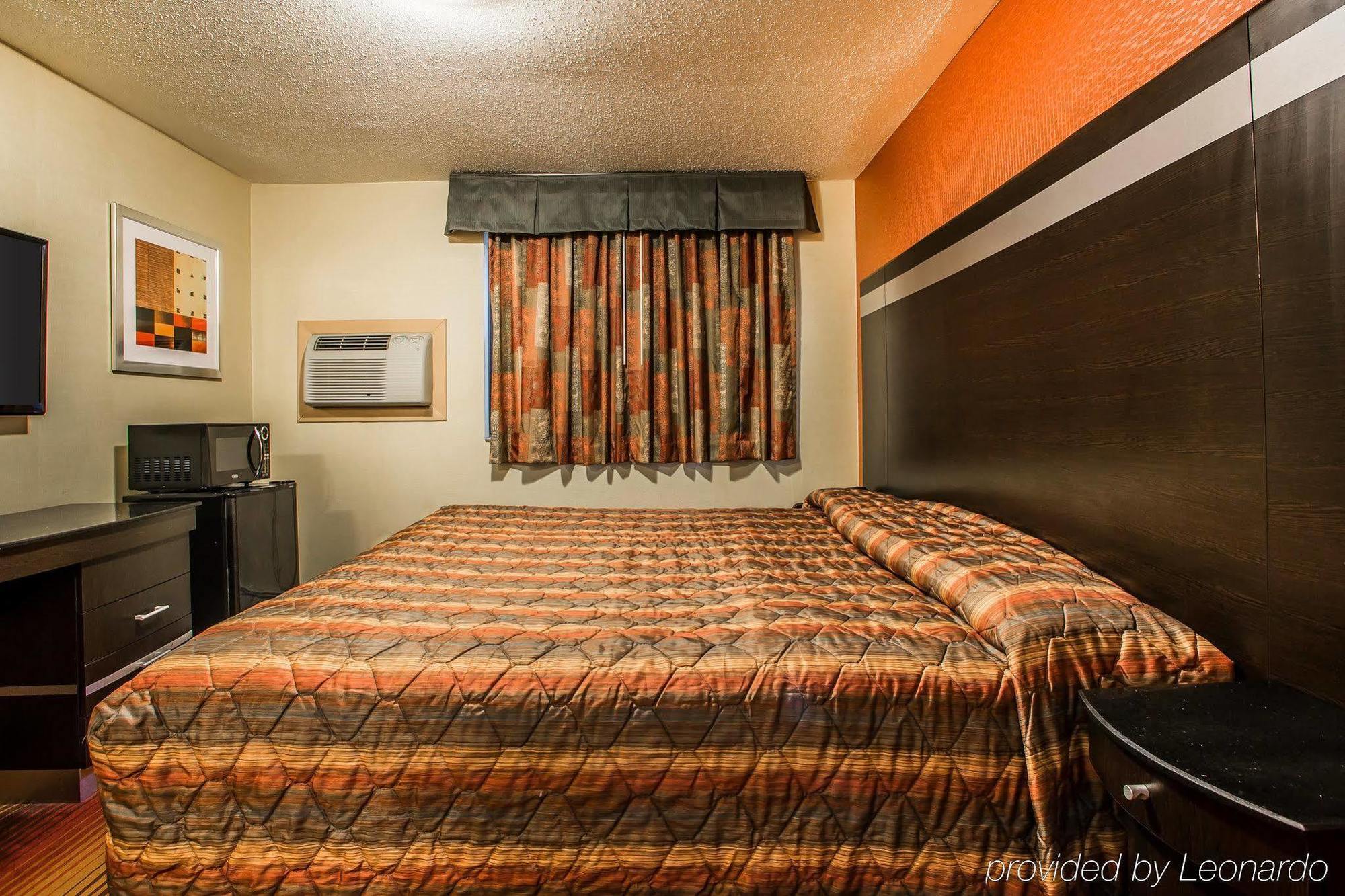 Rodeway Inn Belleville Екстер'єр фото