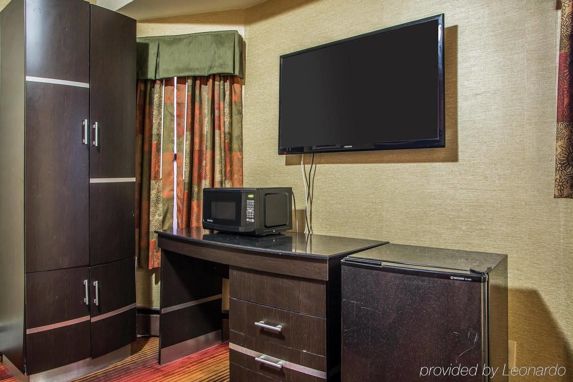 Rodeway Inn Belleville Екстер'єр фото