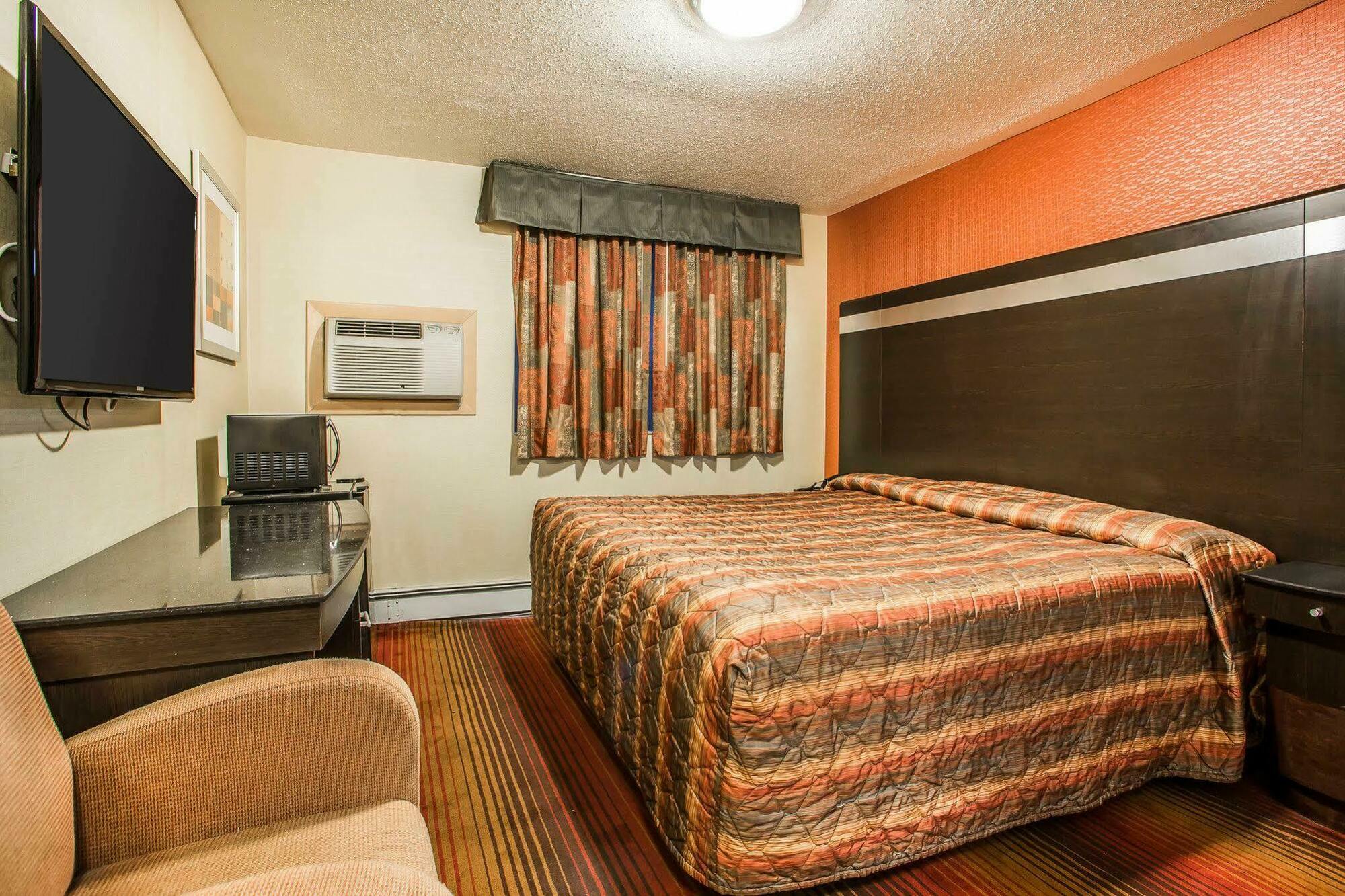 Rodeway Inn Belleville Екстер'єр фото